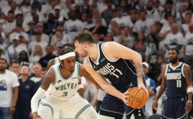 独行侠一黑到底？东欧组合拳无解打晕森林狼